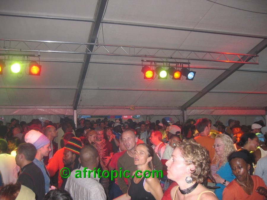 ../Images/afw2006b 091.jpg